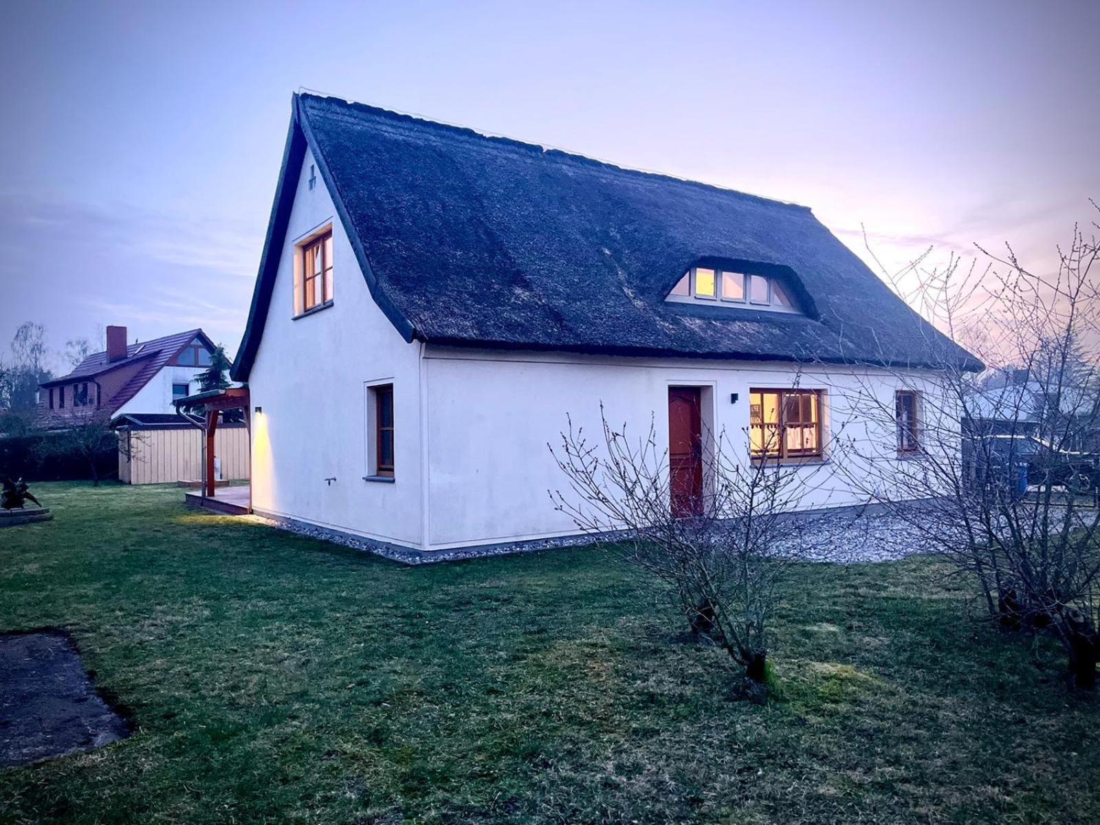 Huus Am Darss Villa Fuhlendorf  Exterior photo